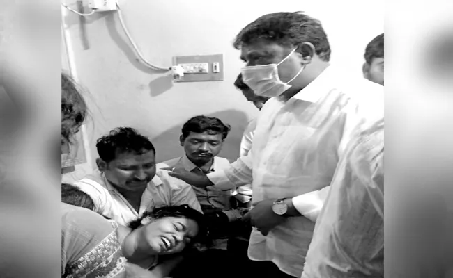 Missing Man Who Went For Swim In Gunjana River has Died - Sakshi