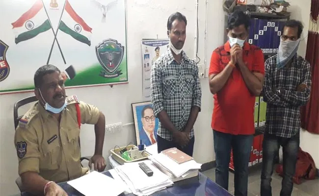Task Force Police Raids And Arrest Prostitution Gang In Adilabad - Sakshi