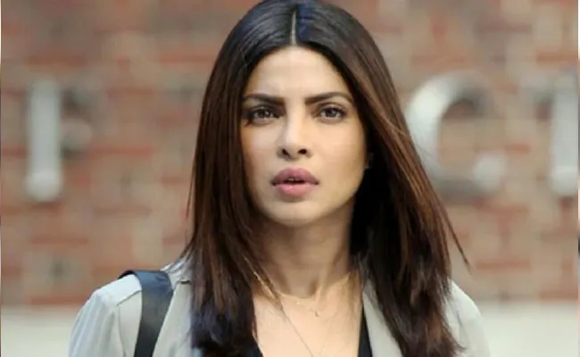 Priyanka Chopra Recalls Initial Days Bitter Experience In Movies In Auto Biography - Sakshi