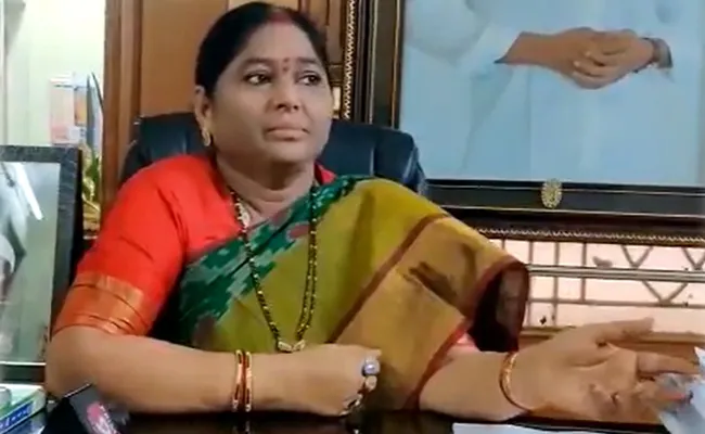 VMRDA Chairperson Akkaramani Vijaya Nirmala Slams On TDP And Velagapudi Ramakrishna - Sakshi