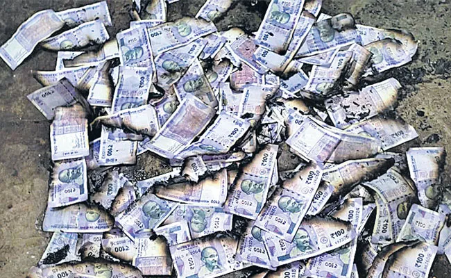 Fire Accident: Farmer Loses Rs 1 Lakh Ktdoddi Gadwal - Sakshi
