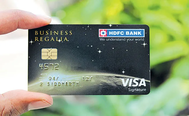 HDFC Bank aims to regain lost ground in credit card battle - Sakshi