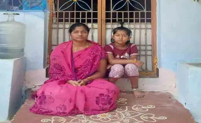 Husband Harass Wife For Extra Dowry In Anantapur District - Sakshi