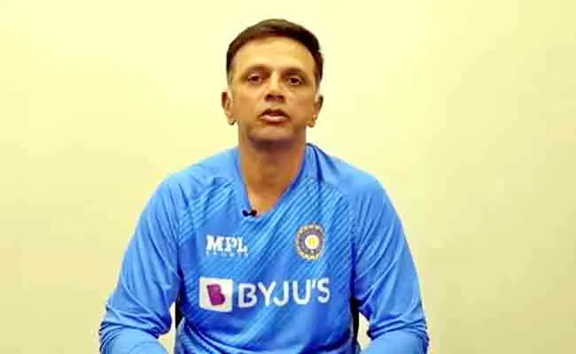 Rahul Dravid Keep Calm About Playing XI Vs SA 1st Test Press Conference - Sakshi