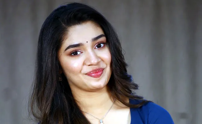 Krithi Shetty Soon To Make Her Bollywood Debut With Shadid Kapoor Film - Sakshi