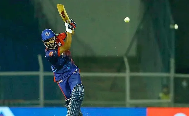 IPL 2022: Fans Praise Lalit Yadav Innings With Axar Patel Vs MI Match - Sakshi