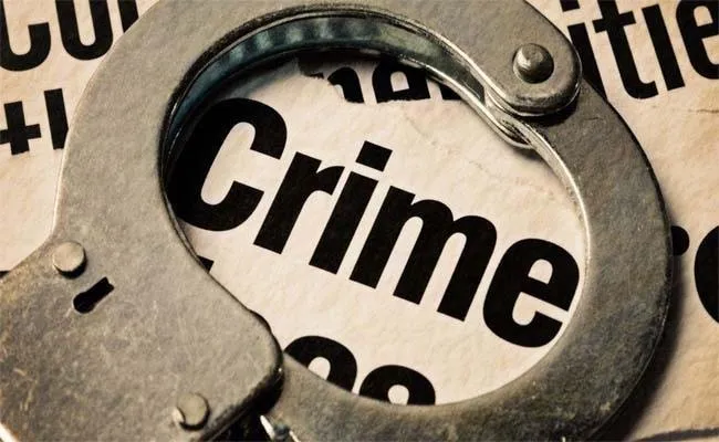 Woman Took Rs.7 Lakhs Her Rent Owner And Disappeared - Sakshi