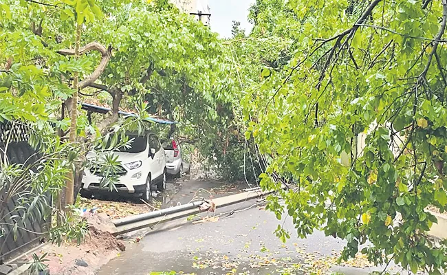 Distribution Transformers Damaged Hyderabad Due To Heavy Rain - Sakshi