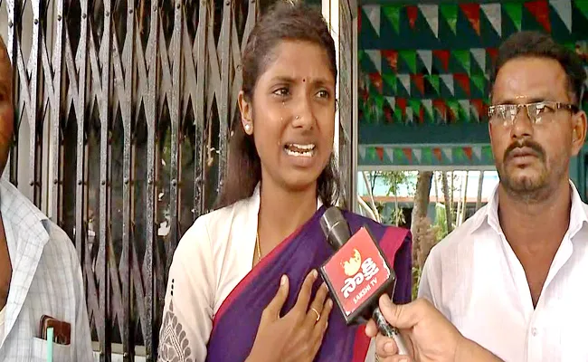 Chandrababu Tour: TDP Activists attack on Kuppam MPP Ashwini - Sakshi