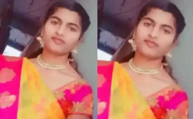 Lovers Suicide At Karnataka Muski - Sakshi