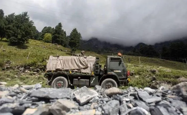 Indian Chinese troops clashed near LAC Arunachal Pradesh - Sakshi