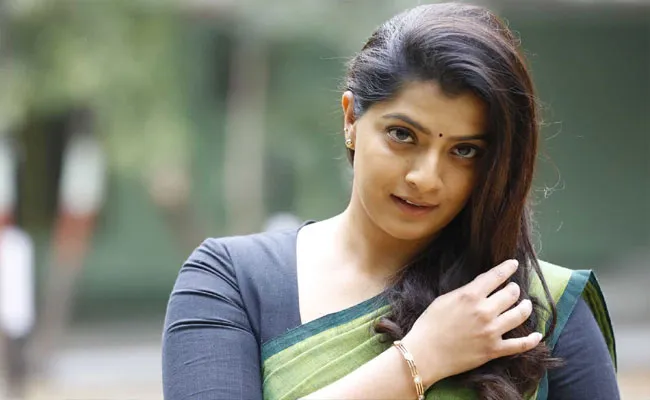 Varalakshmi Sarathkumar Sabari Wrapped Up Its Shoot - Sakshi