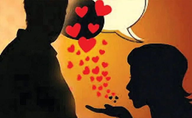 Honey Trap: Woman Cheating 2 Men Looted One Crore Hyderabad - Sakshi