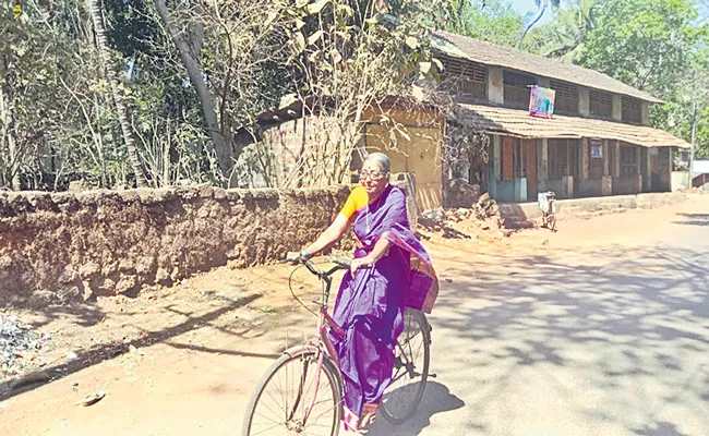 74-year-old Woman Defies Age by Riding at Karnataka - Sakshi