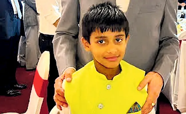 Six Year Old Akshaj From Ongole He Climbs Everest - Sakshi