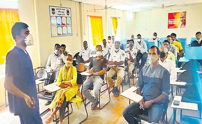 TS Police Started Golden Hour To Save Road Accident Victims - Sakshi