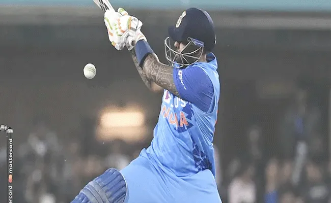Suryakumar Yadav Is 32 I Am 22: Pak Batter Big Take Ahead Ind Vs Pak Asia Cup - Sakshi