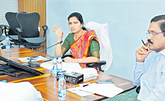 Rural people are greatly benefited by family doctors medical system - Sakshi