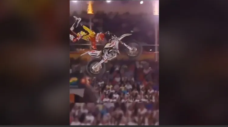 Viral Video Stunts On Bike 