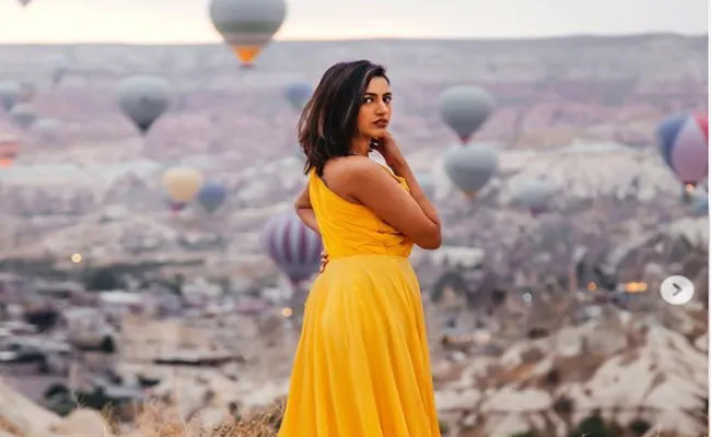 Niharika Konidela Interesting Answers To Netizens Questions Goes Viral - Sakshi