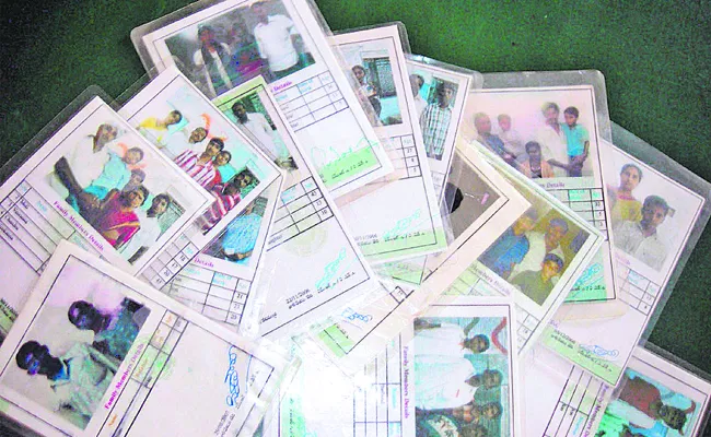 Telangana Minister Uttam Kumar Reddy Review On new ration cards - Sakshi
