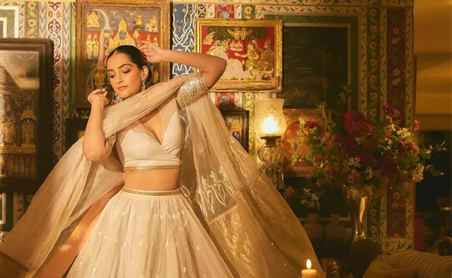 actress Sonam Kapoor amazing weight loss journey fans stuns - Sakshi