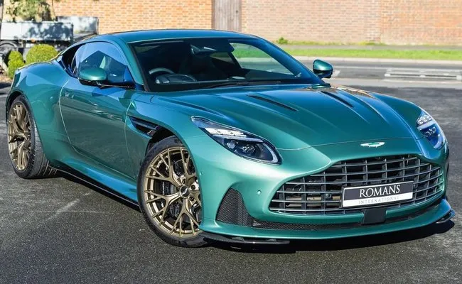 Deepinder Goyal Bought Aston Martin DB12 About Rs 4.5 Cr - Sakshi
