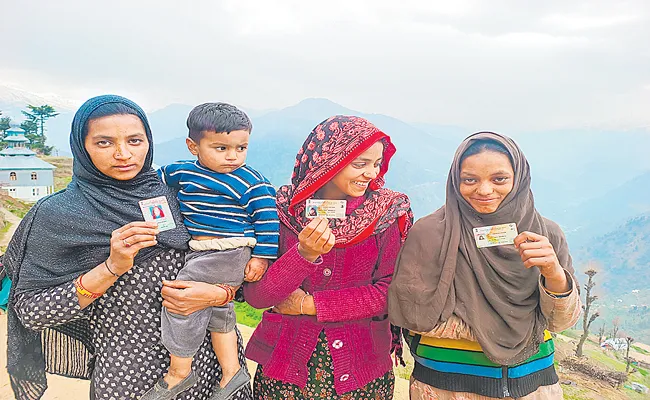 Lok sabha elections 2024: Deaf-Mute Sisters Of Silent Village Inspire Voters To Participate In Festival Of Democracy - Sakshi