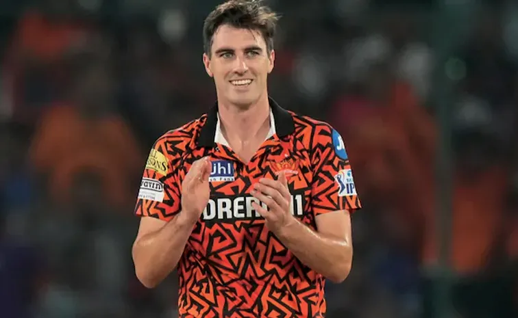 SRH Pat Cummins Plays Gully Cricket With School Kids in Hyderabad Viral
