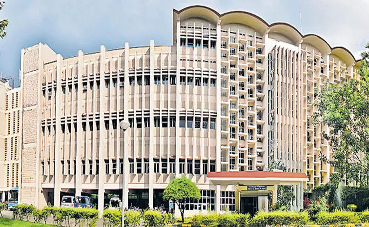 Top Indian IITs in QS Rankings