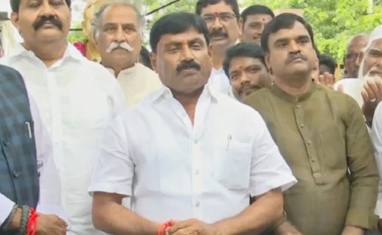 YSRCP Ravindranath Reddy slams on Pawan Kalyan over grama sabhalu
