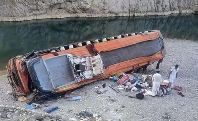 terrorists attack passenger buses in Pakistan Balochistan