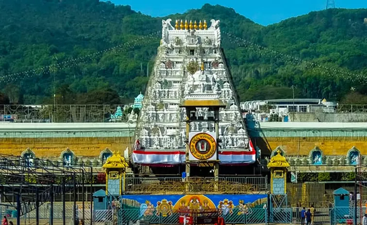 Huge Devotees Rush At Tirumala, Takes 20 Hours For Darshan
