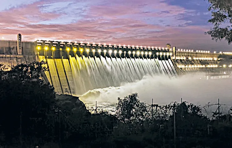 Krishna water outflow through 18 gates