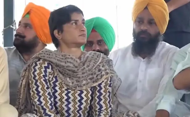 Vinesh Phogat support farmers protest at shambhu border