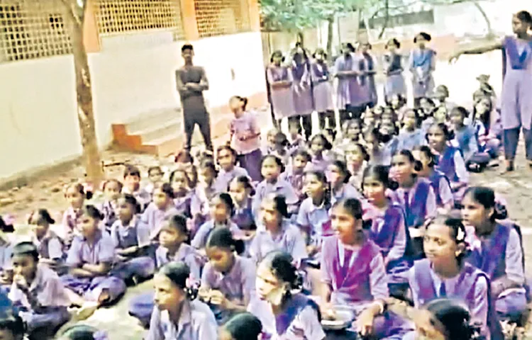 Parents complain that school facilities are not good