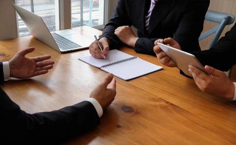 UK govt keep efforts to attract skilled migrants