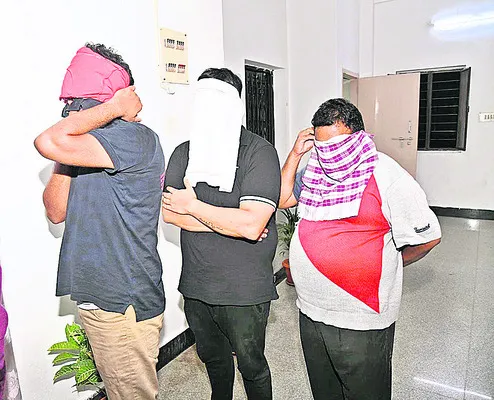 స్పా ముసుగులో వ్యభిచారం 