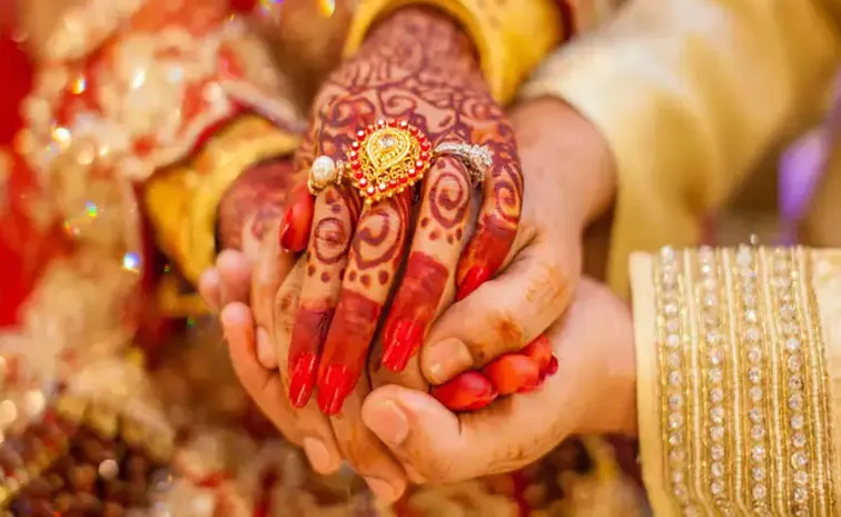 Man uses Gangajal instead of bathing, wife seeks divorce in less than two months of marriage