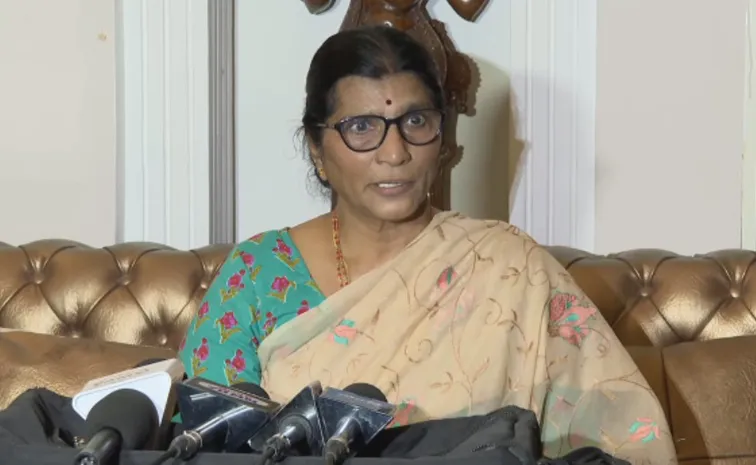 Lakshmi Parvathi Serious On Chandrababu Naidu