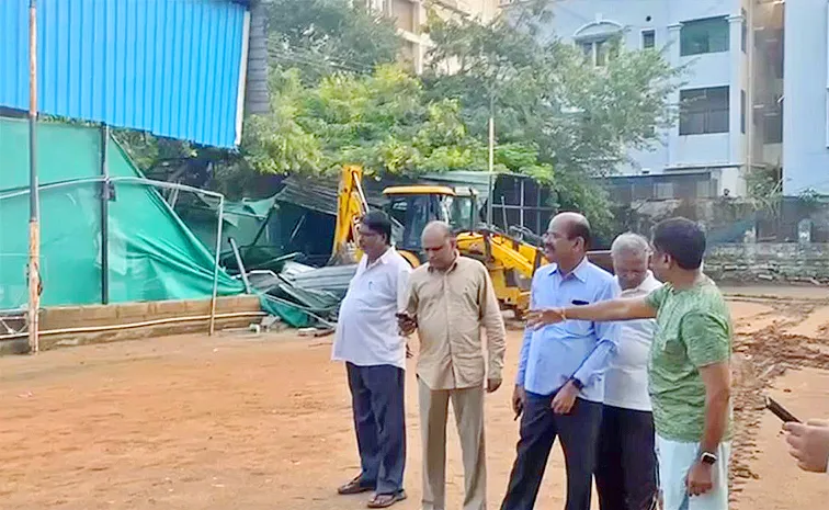 HYDRA Demolish Illegal Constructions At kavuri Hills
