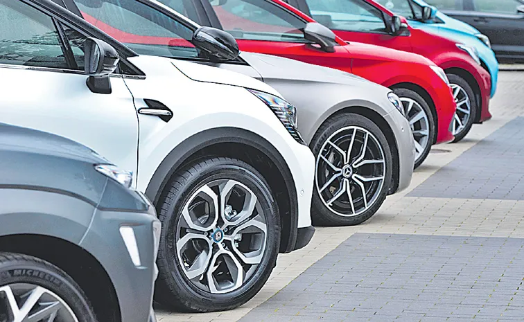 Luxury Car Makers Anticipate Robust Sales in Festive Season