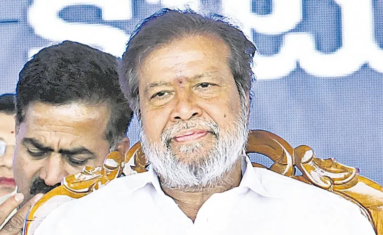 Damodara Rajanarsimha comments on KTR