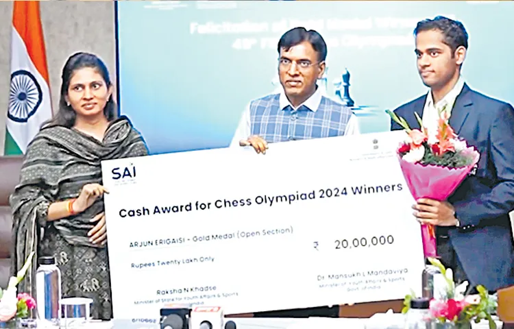 Mansukh Mandaviya felicitates Olympiad champions