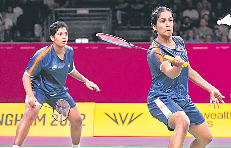 Gayatri and Tresa pair in semis