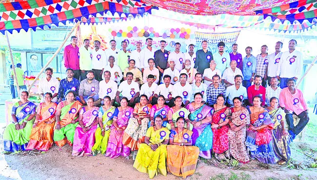 పూర్వ విద్యార్థుల ఆత్మీయ సమ్మేళనం