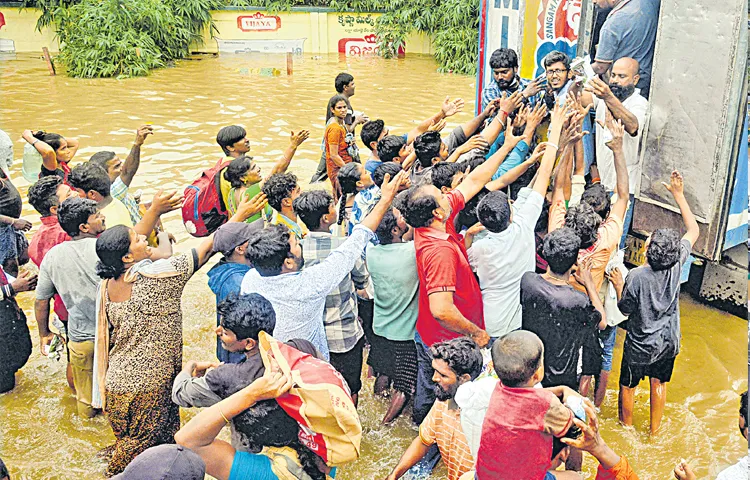 People angry about the failure of the government in relief measures