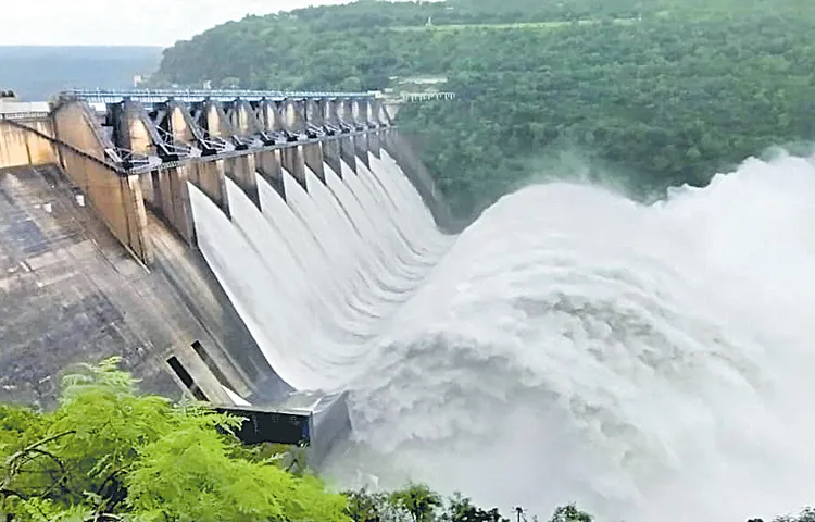 Flooding of ponds with heavy rains