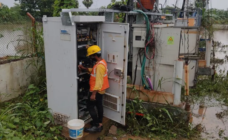 Telecom services disrupted due to heavy floods Jio rapidly restored services in Telugu states