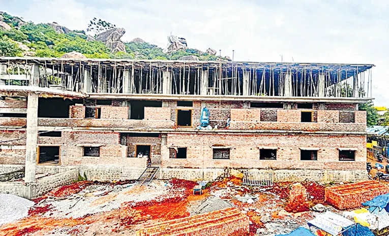 Komuravelli Mallikarjuna Swamy Temple 128 rooms built